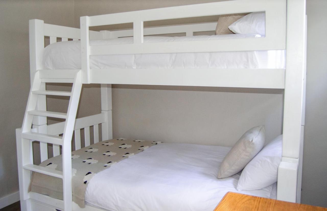 Ocean Pearl Hermanus - 5 Bedrooms Екстериор снимка
